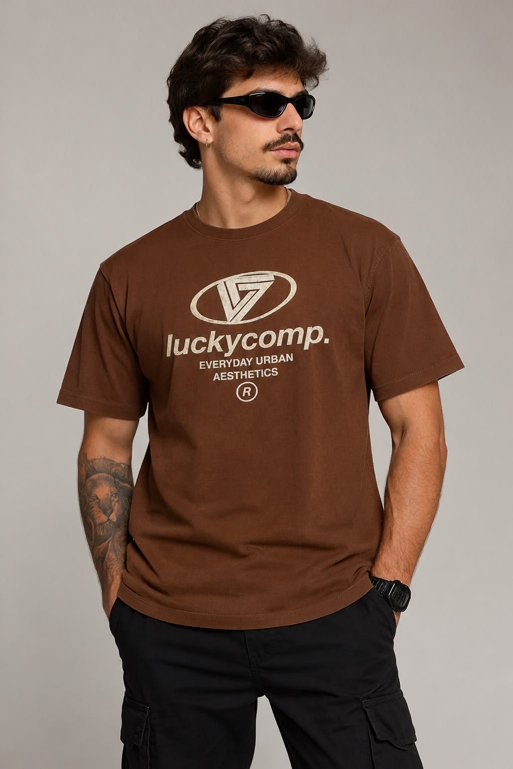 camiseta lucky jeans / marrom